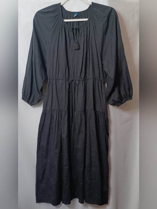 Old Navy Dresses & Skirts - Old Navy Dark Gray Floral Embroidered Fabric Midi Dress. Size XXL.